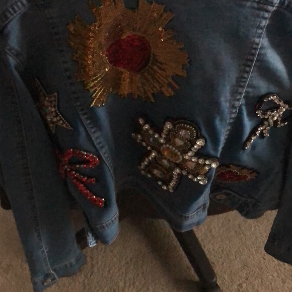 Beautiful jacket - Picture 3 of 4